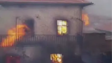 Yanmış evin görüntüsü