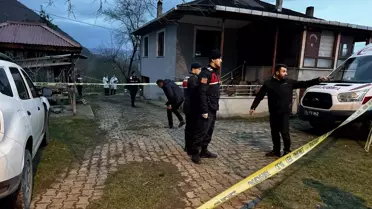 Olay yerinde polis ekipleri ve koruma bandı