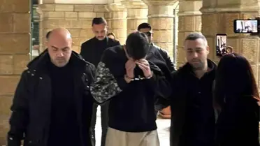 Saldırı sonrası hasar görmüş otomobil galerisi