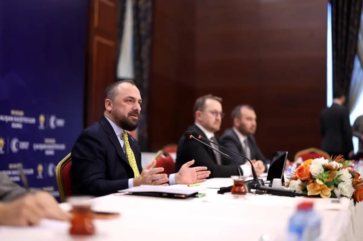 AK Parti'nin Medya Politikası: Faruk Acar'dan Tarafsız Gazetecilik Vurgusu