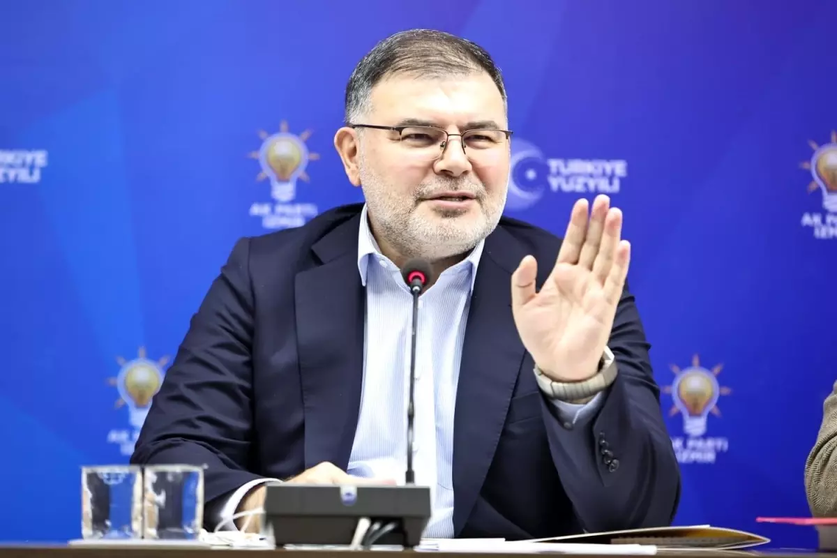 İzmir AK Parti Lideri, Bornova Belediyesi’nin Ruhsat Sürecini Eleştirdi