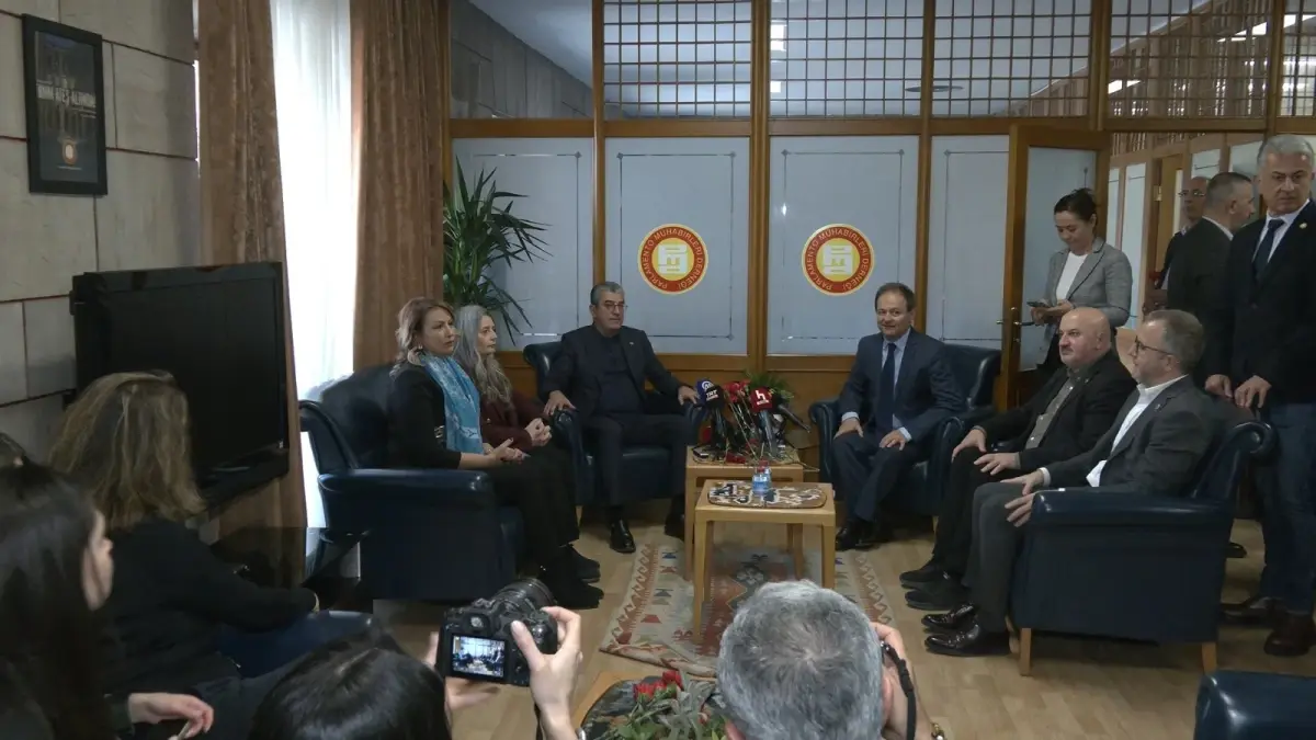 Günaydın'dan Medya Özgürlüğü Çağrısı: Basın Hakları İçin Yeni Adımlar