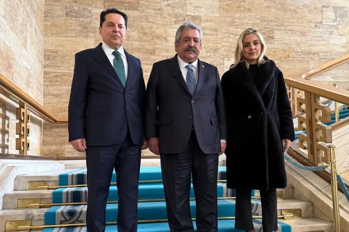 Eski Esenyurt Belediye Başkanı Ahmet Özer, MHP Üst Düzey Üyesi Feti Yıldız'ı Kızıyla Görüştü