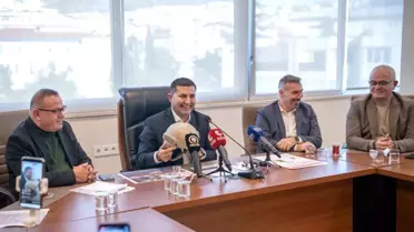 Kuşadası Belediye Başkanı Günel: ‘Bu binaya zorla gelmedik’, koruyucu ekipman dağıtımı başladı