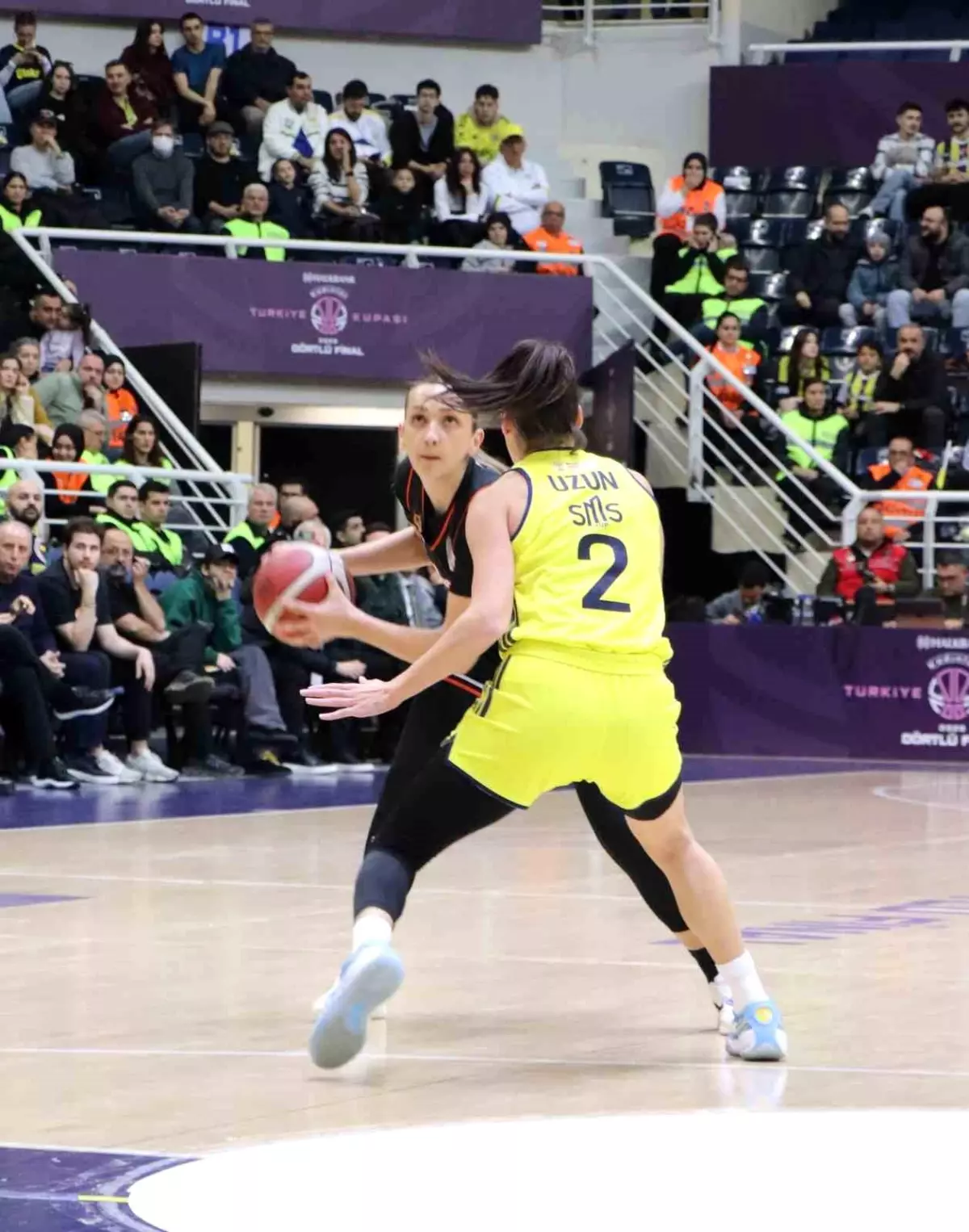 Fenerbahçe Opet, Mersin'i 84-66 Mağlup Ederek Kadınlar Türkiye Kupası'nda Büyük Bir Adım Attı