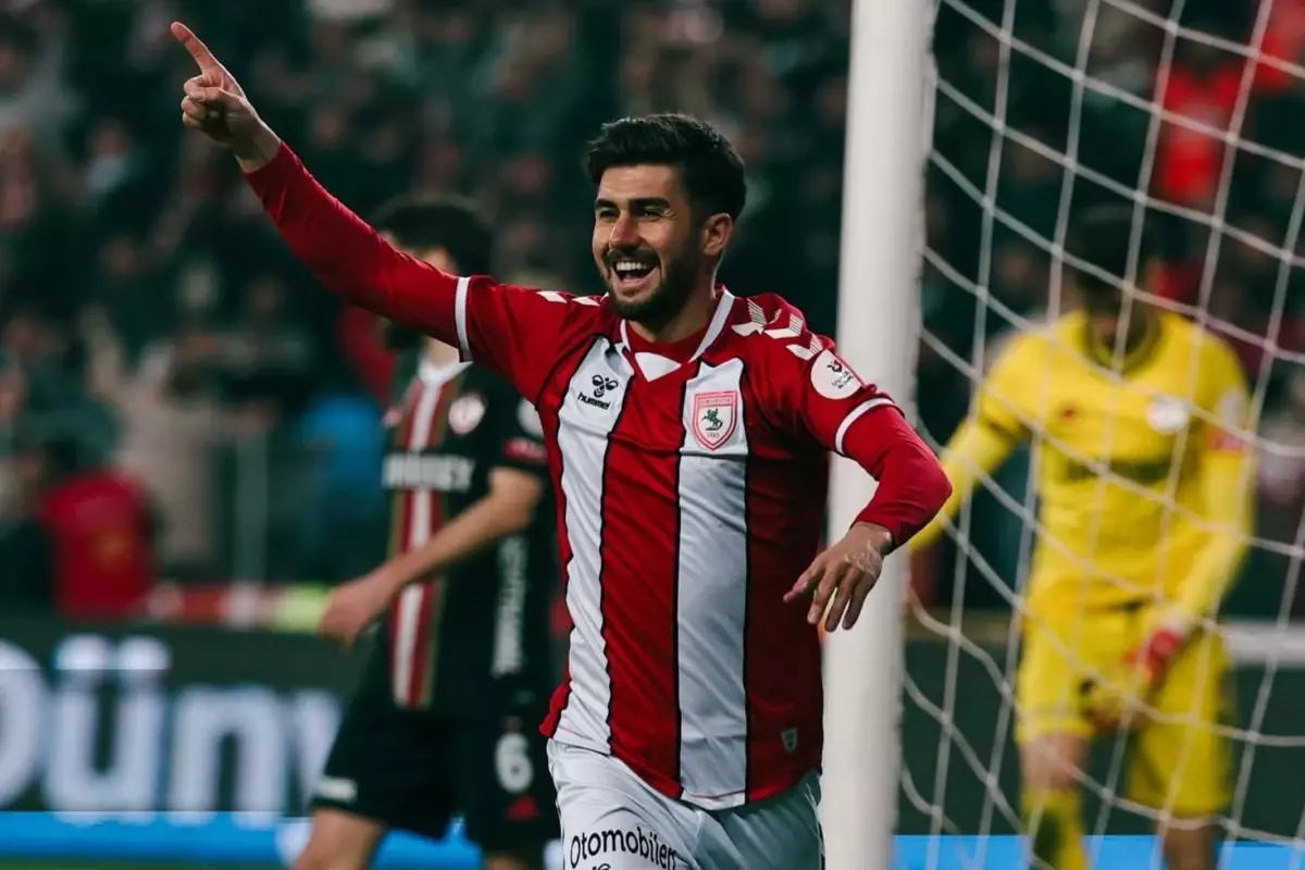 Bursaspor, Samsunspor'dan Soner Aydoğdu'yu Kadrosuna Ekledi