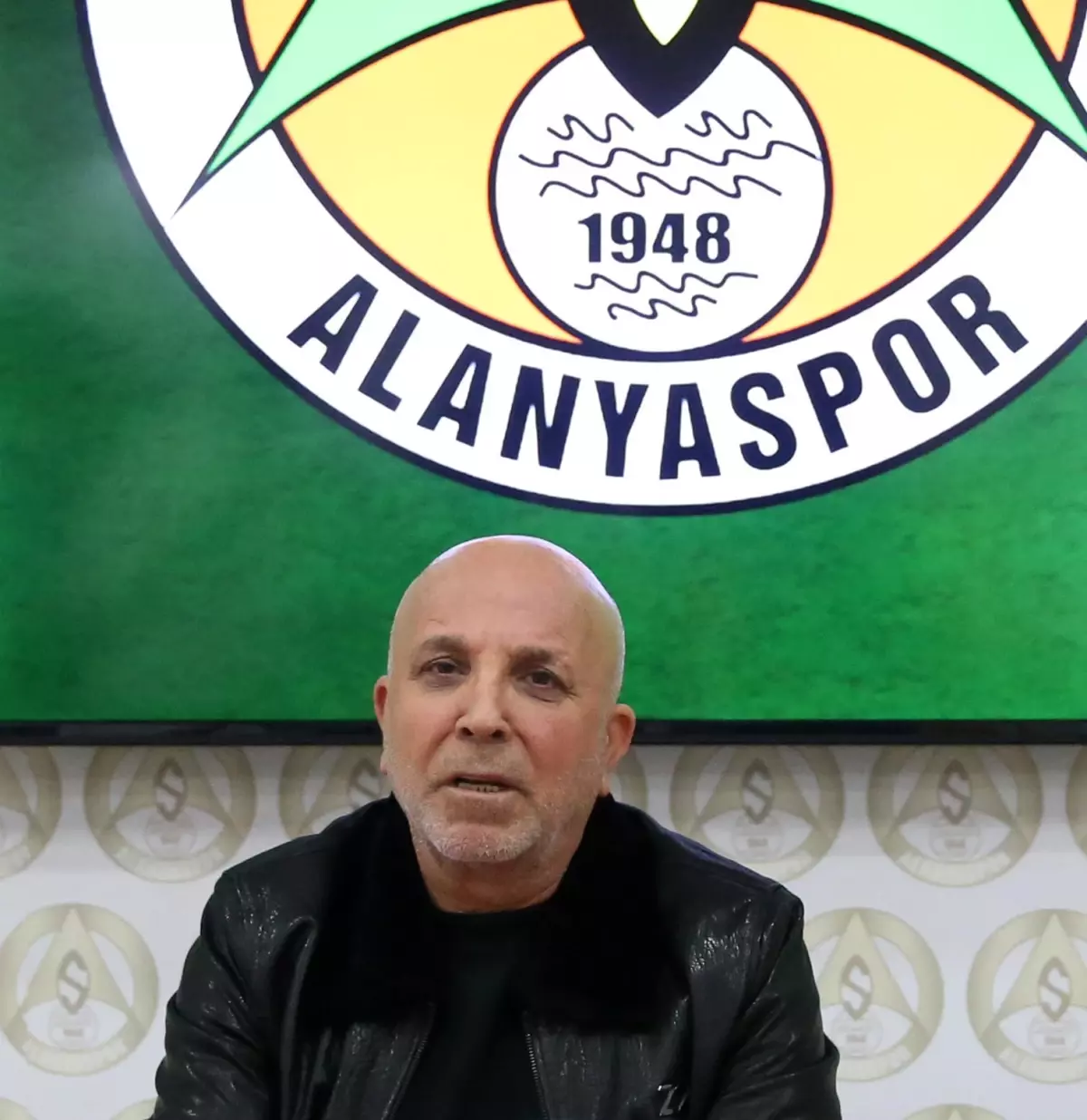Alanyaspor Başkanı Çavuşoğlu'ndan Transfer ve Motivasyon Açıklamaları