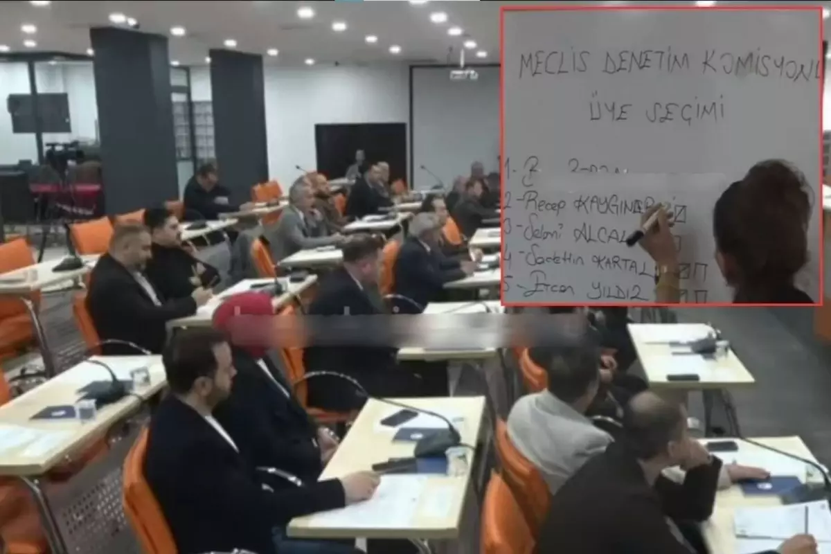 Meclis Salonunda Şok! Victor Osimhen'e Oy Atıldı