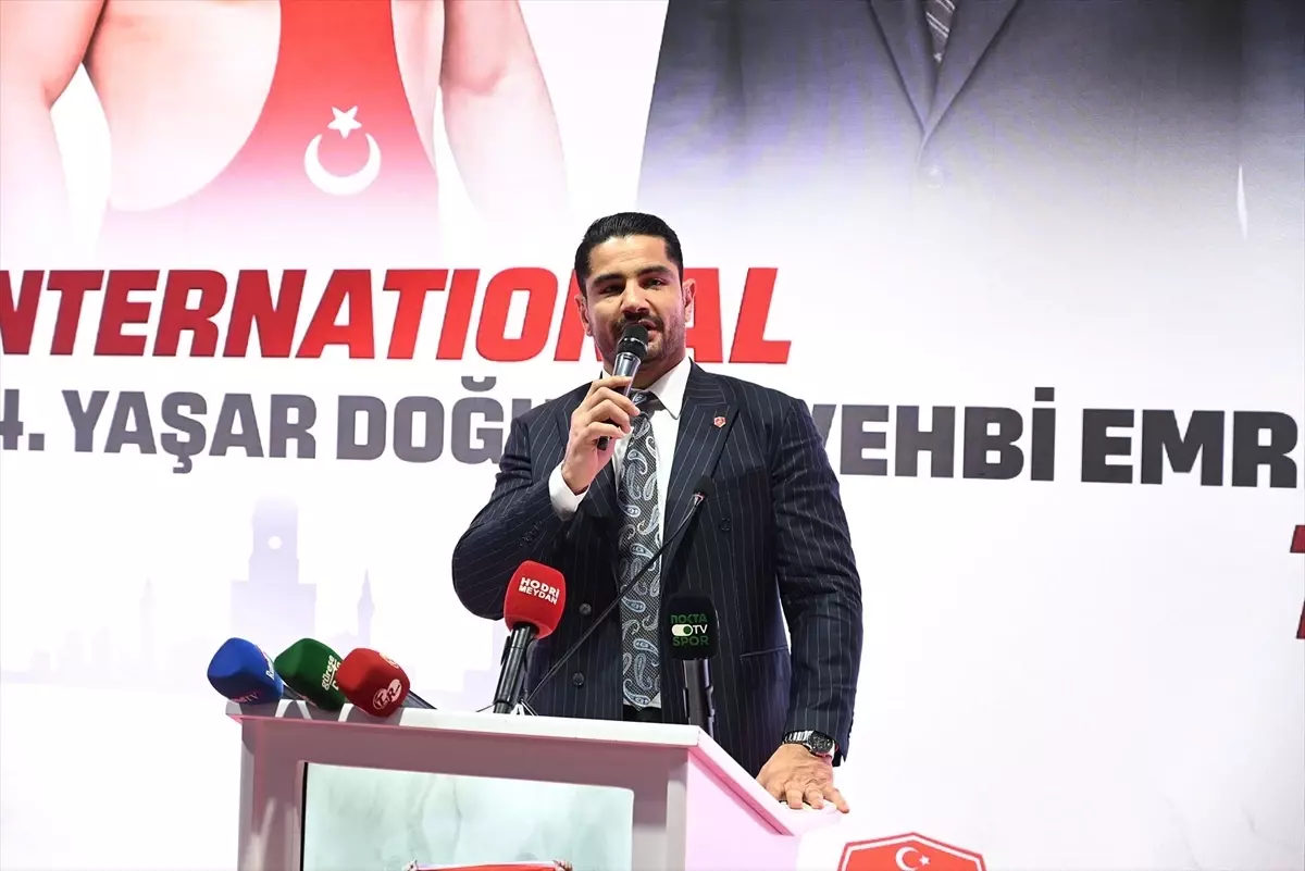 Kemer'de Uluslararası Yaşar Doğu Güreş Turnuvası Açıldı