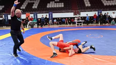 Güreş müsabakalarından bir an