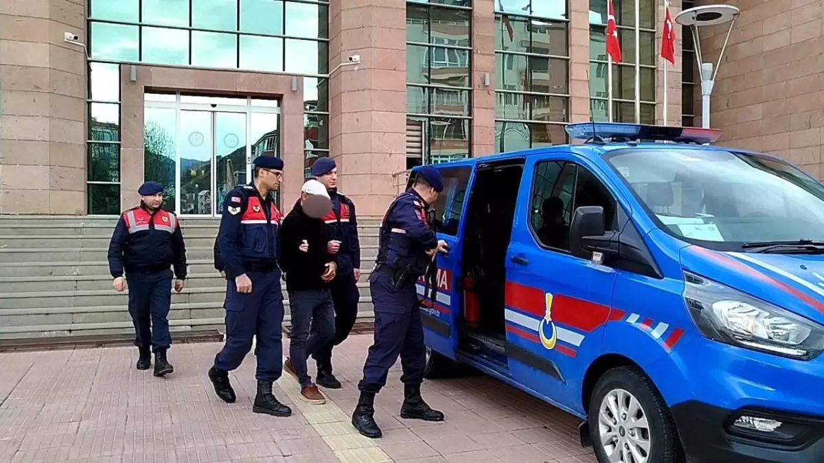 Çorum Osmancık’ta Jandarma Operasyonu: Tek Kişi Uyuşturucu Maddeye El Koydu