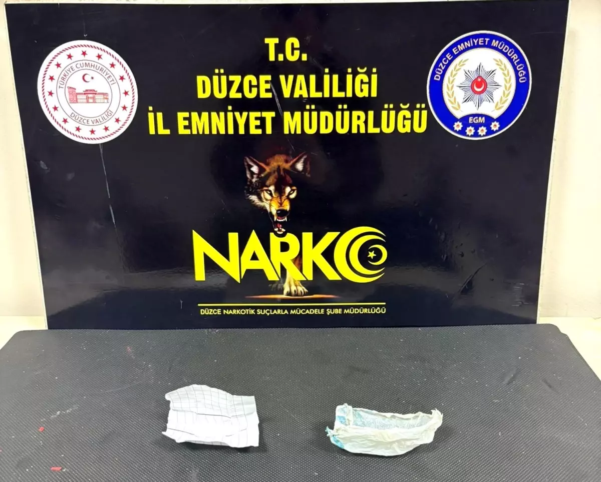 Düzce'de Narkotik Operasyonu: 2 Şüpheli Gözaltına Alındı