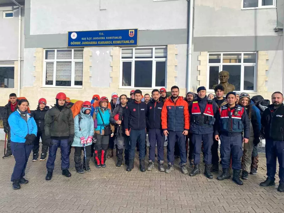 Elmalı’da Fırtına Mahsur Kaldı, AFAD Hızlı Kurtarma Operasyonu Gerçekleştirdi