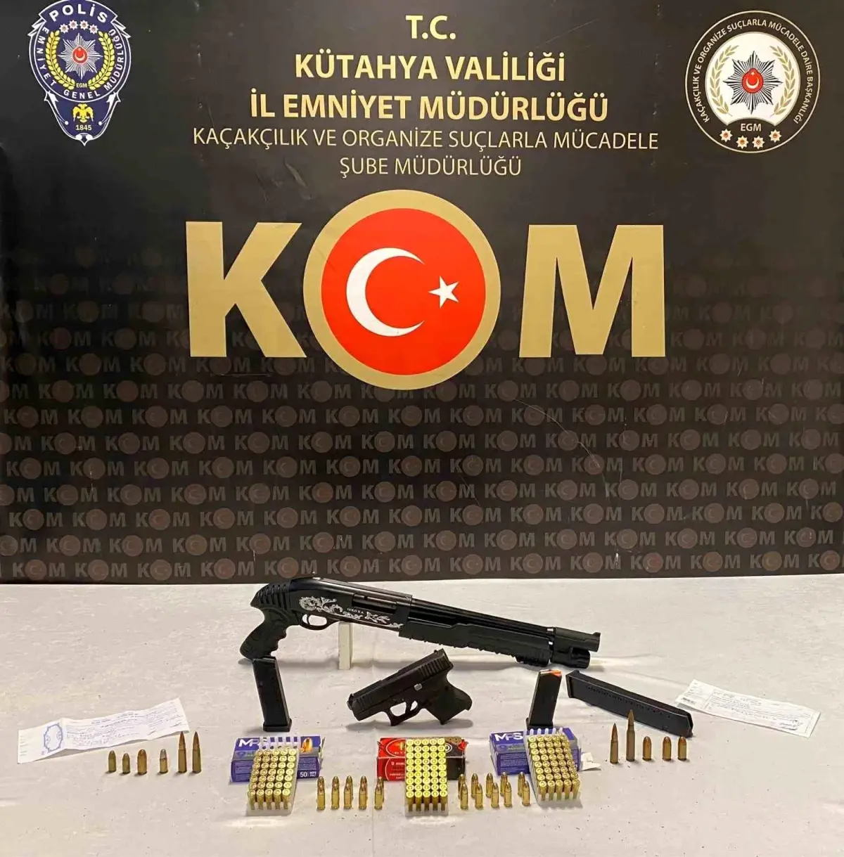 Kütahya’da Silah ve Tefecilik Zinciri Çökertildi: 5 Şüpheli Tutuklandı