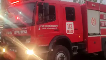 Yangın sonrası hasar gören evin dış görünüşü