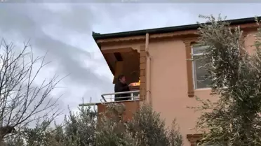 İtfaiye ekiplerinin yangına müdahalesi