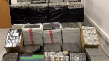 Ele geçirilen kaçak sigara paketleri
