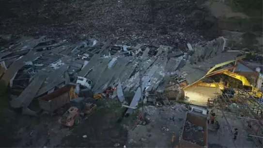 Heyelan sonrası çöp sahası görüntüsü