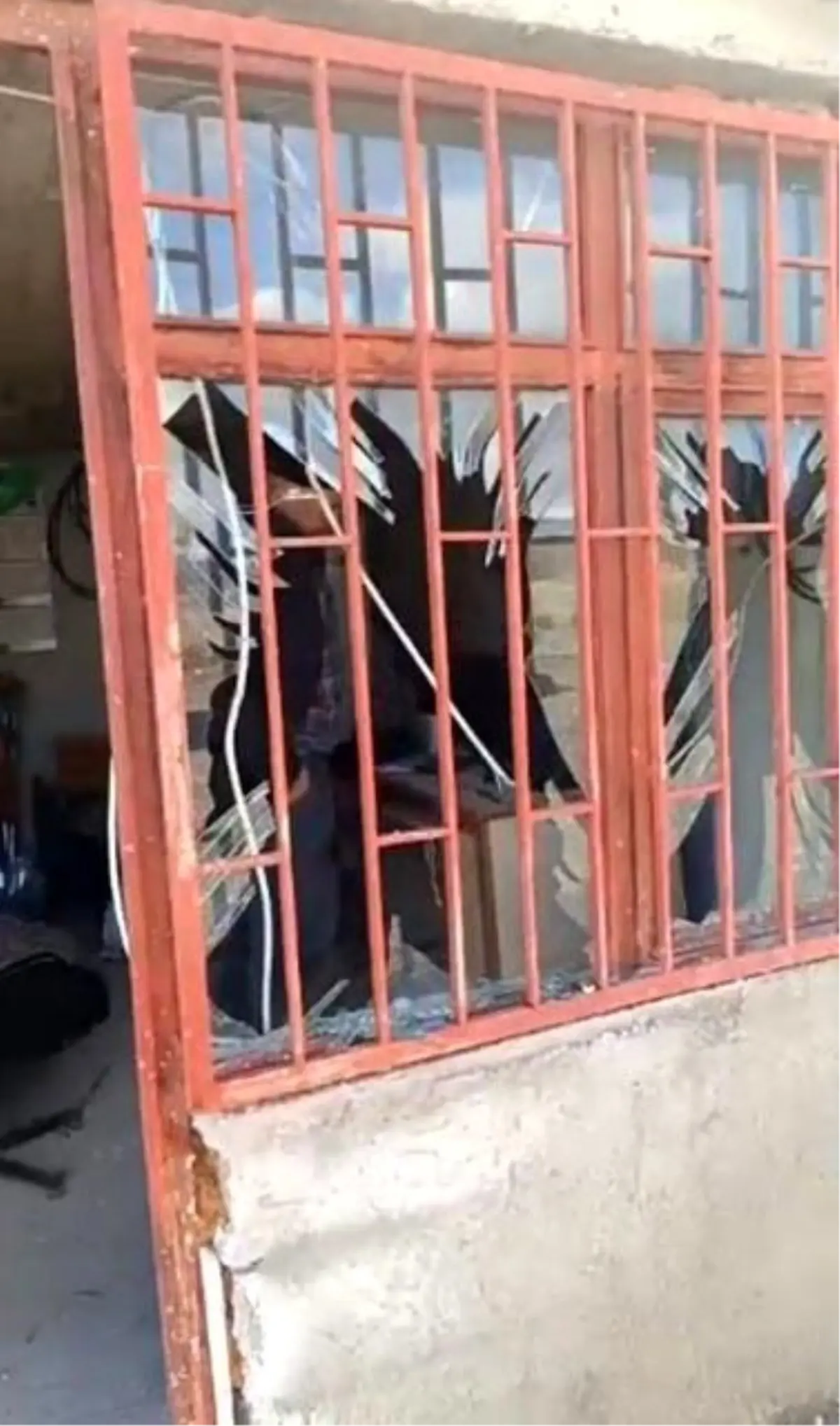 Beyşehir’de Şiddetli Yıldırım Düşmesi Evlerde Hasara ve Panik Yaratıyor