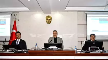 Toplantı sırasında Vali Çiçek ve katılımcılar