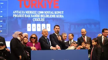 Bakan Kurum, Antalya'da Ev Sahibi Türkiye Kura Çekim Töreninde Yeni Taahhütlerini Paylaştı