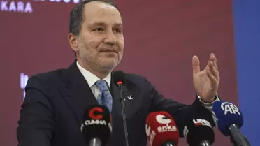 Erbakan konuşma anı