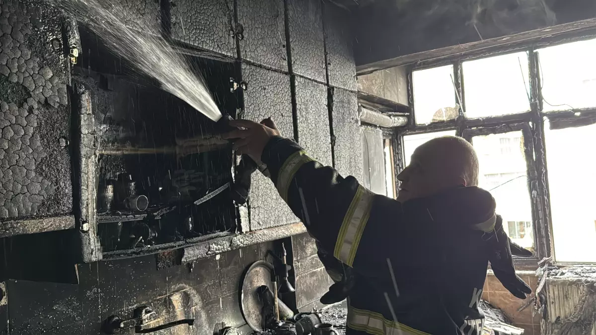 Karabük’te 5 Katlı Apartmanda Yangın: 8 Kişi, Çocuklar da Dahil Olarak Kurtarıldı