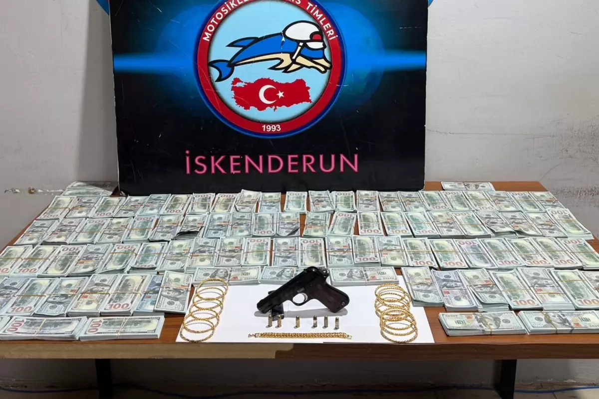 İskenderun’da Sahte Milyon Dolar ve Ruhsatsız Silah Operasyonu: 3 Şüpheli Gözaltında