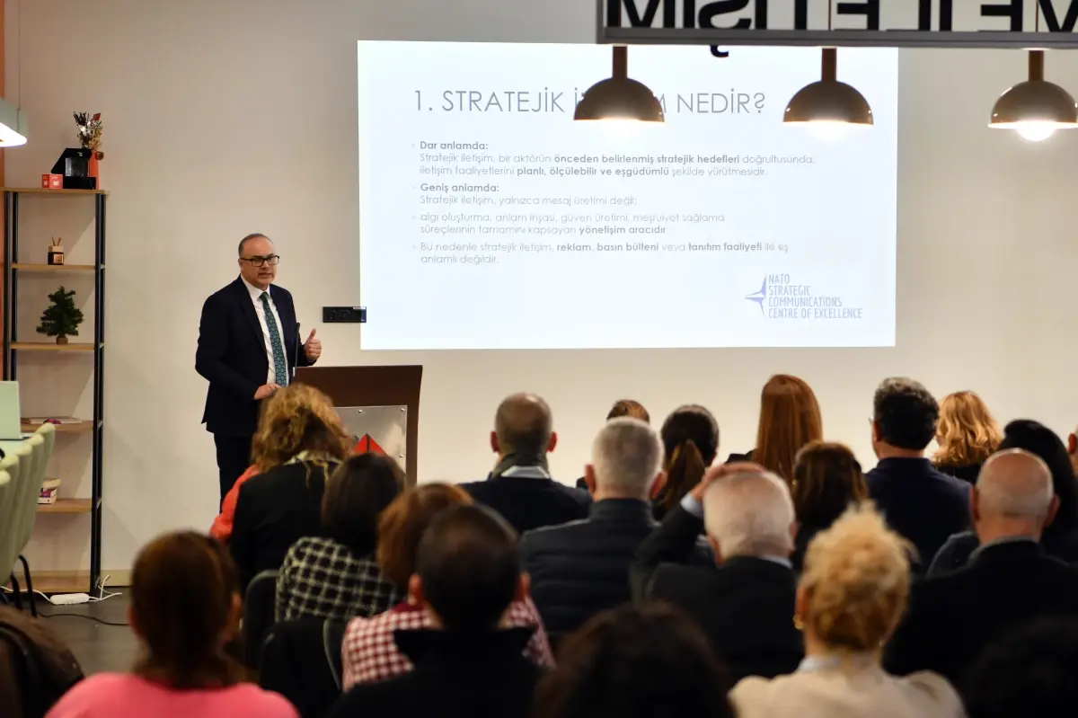 Kriz iletişimi semineri katılımcıları