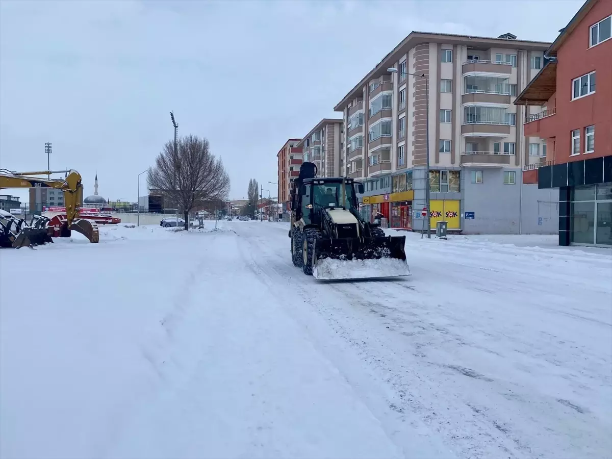 Doğu Anadolu’da Şiddetli Kar ve Düşen Sıcaklıklar Hayatı Zorlaştırıyor