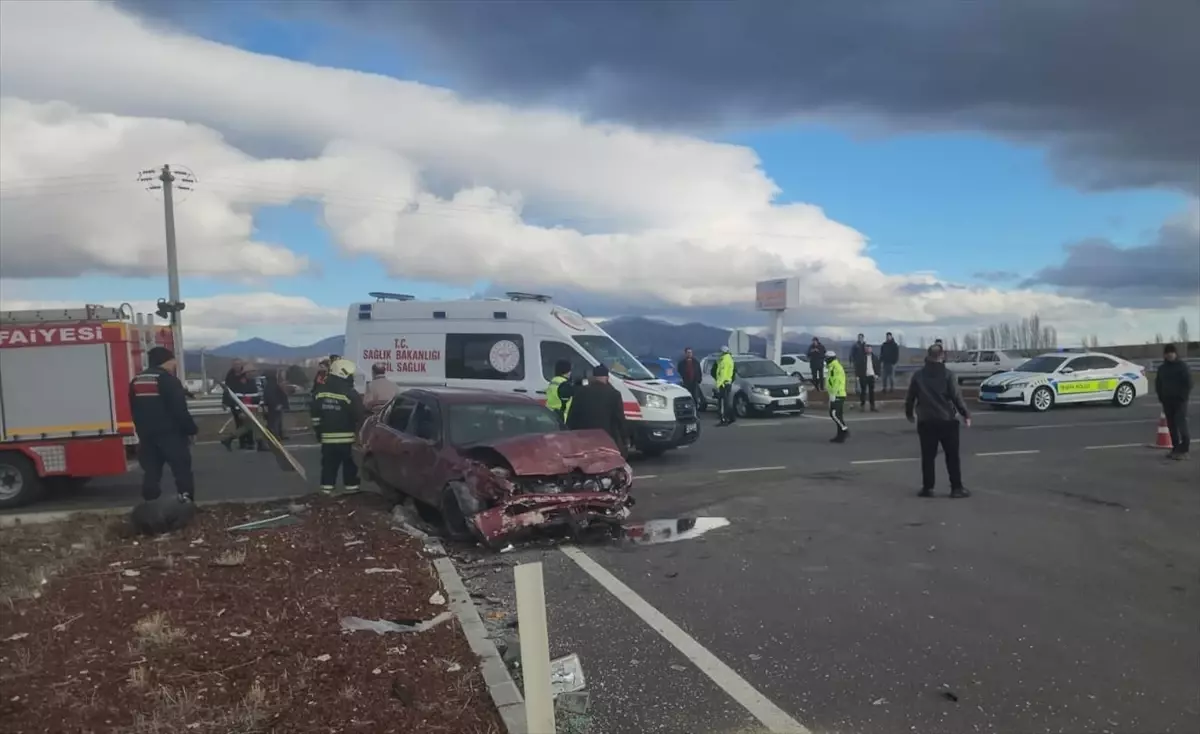 Kaza yerinde polis ekipleri
