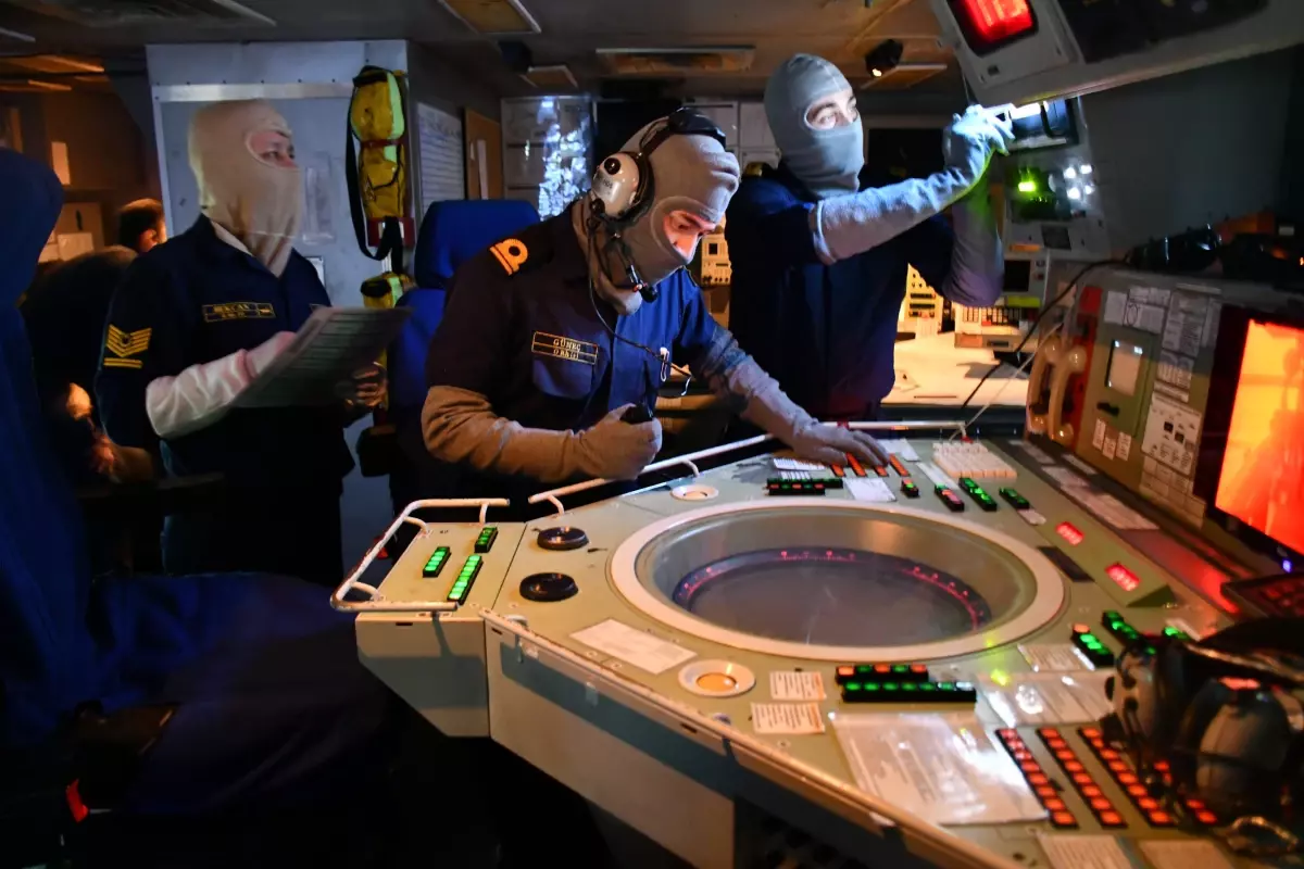 TCG Yıldırım, Libya Açıklarında Hava Savunma ve Keşif Eğitimleri Gerçekleştirdi