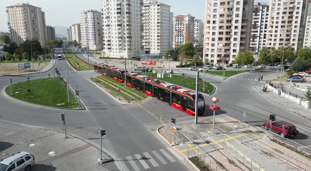 Kayseri Tramvay İstasyonlarında Unutulan Eşyalar, Kanser Hastalarına Destek Olarak Bağışlandı