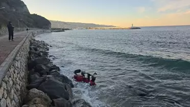 Denize düşen üç tekerlekli motosikletin görüntüsü