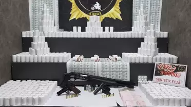 İzmir Konak’ta Uyuşturucu ve Silah Operasyonu: 108 Bin Hap Ele Geçirildi