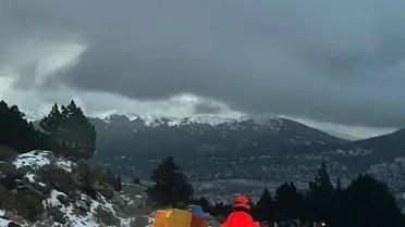 AFAD ekipleri kampçılara yardım ederken