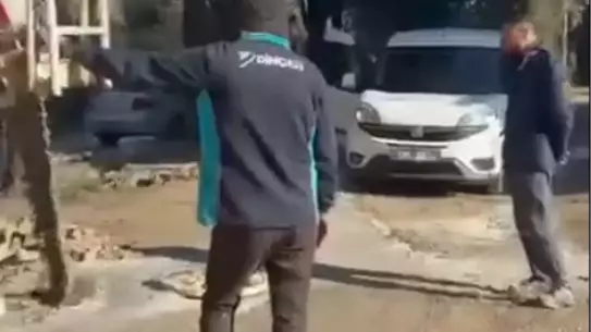 Çimento döken beton mikseri