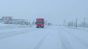 Karla kaplı yollar ve kurtarma ekipleri