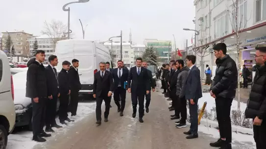 Kulüp üyeleri bir arada çalışıyor