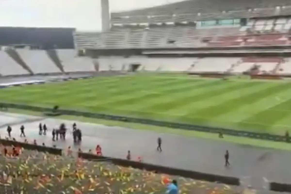 Stadyumda Şiddetli Rüzgar: Derbi Maçının Ertelenip Ertelenmeyeceği Merak Konusu