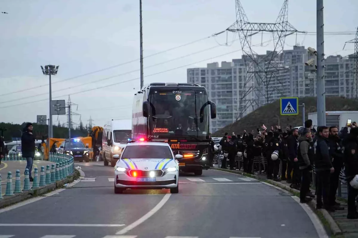 Galatasaray ve Fenerbahçe Atatürk Olimpiyat Stadyumu'nda Süper Kupa Finali İçin Karşılaşacak