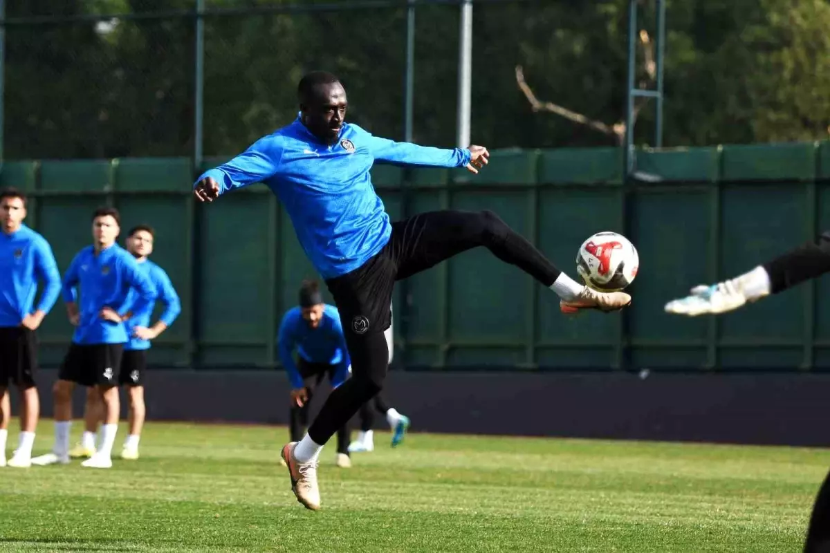 Manisa FK, Ümraniyespor Maçına Hazırlıklarını Tamamlıyor