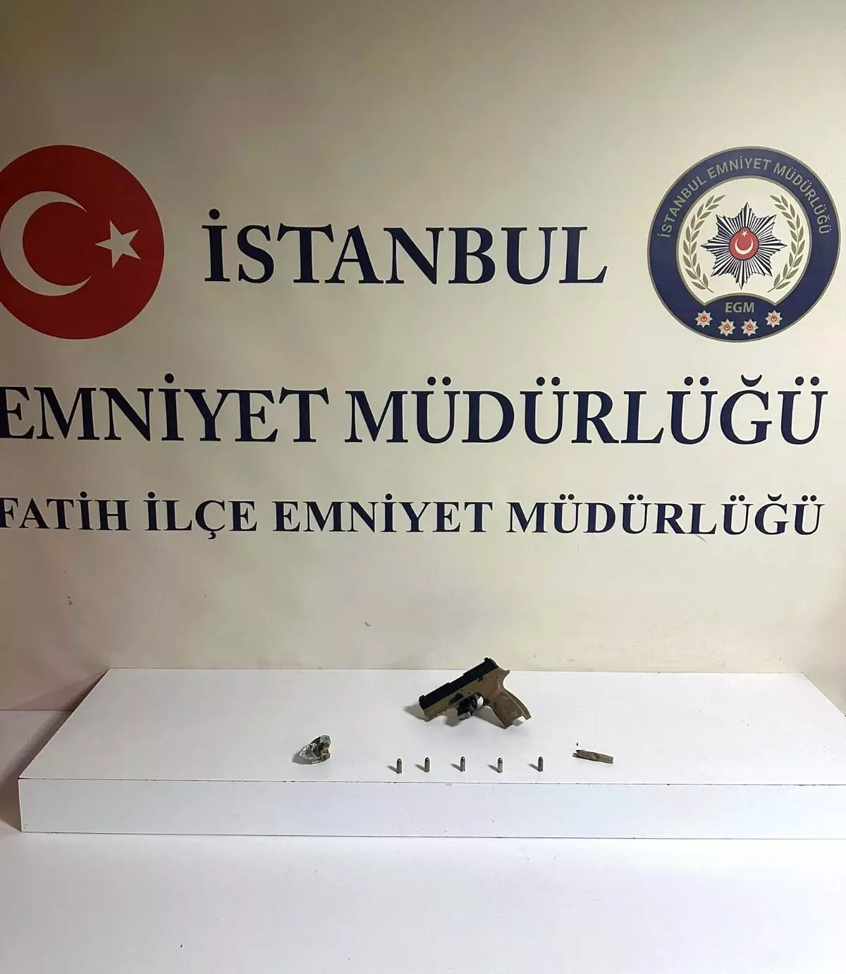 Fatih’te Alacak Verecek Meselesi Silahlı Gasp Olayına Dönüştü, 2 Şüpheli Gözaltında