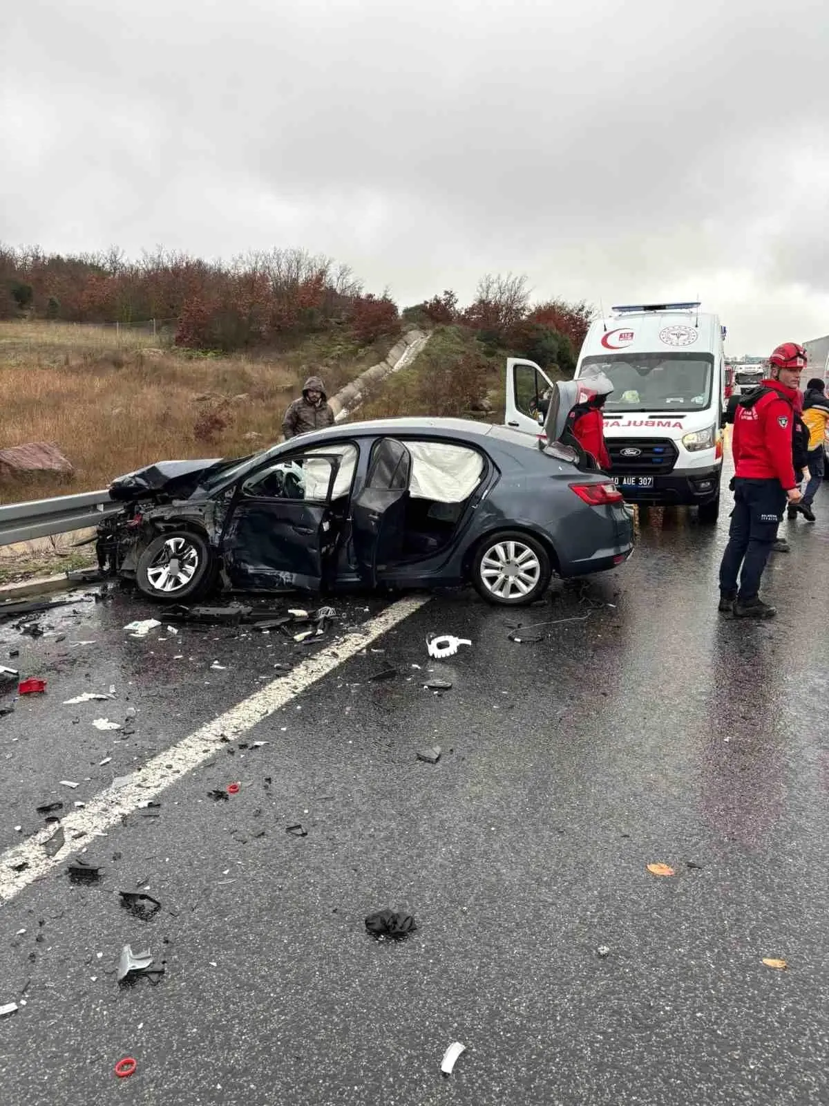 İzmir-İstanbul Otoyolu'nda Zincirleme Çarpışma: 1 Kişi Hayatını Kaybetti, 10 Yaralı