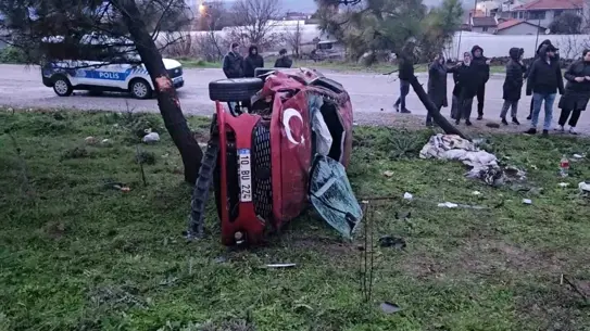 Balıkesir Çevre Yolu'nda Takla Atan Araç 2 Yaralıyı Hastaneye Kaptı