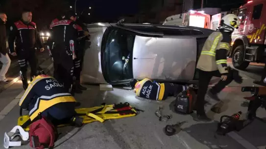 Karaman’da Araç Devrildi: Sürücü Aracın Altında Kaldı, İtfaiye Müdahalesiyle Kurtarıldı