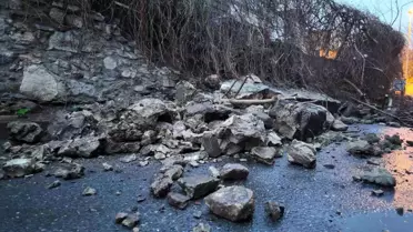 Çöken istinat duvarı fotoğrafı