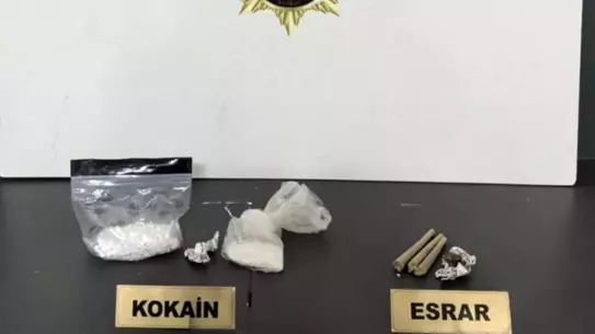 Operasyon sırasında ele geçirilen uyuşturucu maddeler
