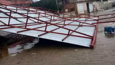 Fırtına sonrası çatı uçuşu ve hasar görüntüsü