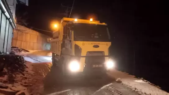 Aydın’da Karla Mücadele Hız Kesmeden Sürüyor